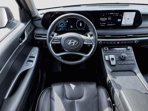 Used 2024 Hyundai Palisade Limited AWD/4WD image 2