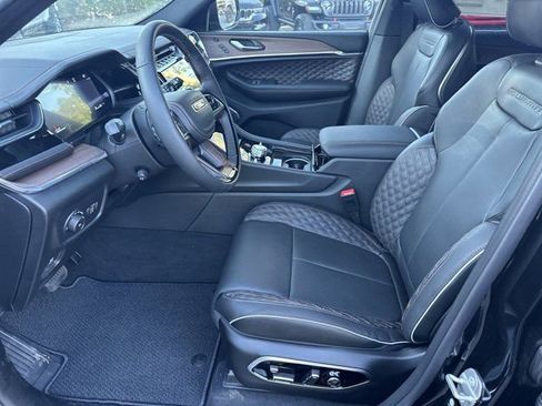 New 2025 Jeep Grand Cherokee Summit w/ Luxury Tech Group V image 9