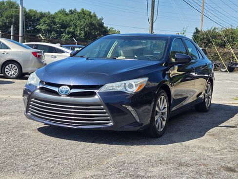 Used 2016 Toyota Camry XLE w/ Moonroof Package FWD image 2