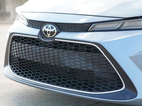 Used 2022 Toyota Corolla XLE FWD image 25