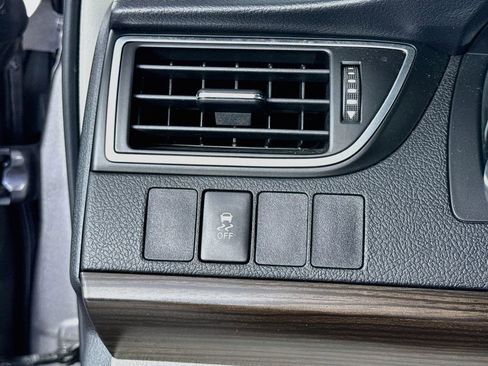 Used 2015 Toyota Camry LE FWD image 15