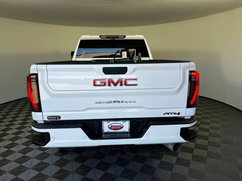 Used 2024 GMC Sierra 2500 AT4 w/ AT4 Premium Plus Package AWD/4WD image 5