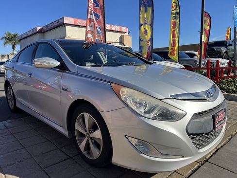 Used 2012 Hyundai Sonata Hybrid w/ Ultimate Pkg image 1