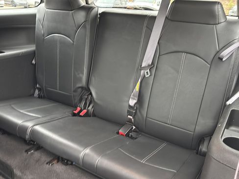 Used 2015 GMC Acadia SLT image 7