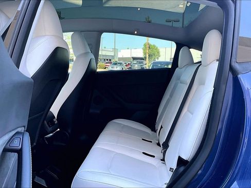 Used 2025 Tesla Model Y Long Range RWD image 6