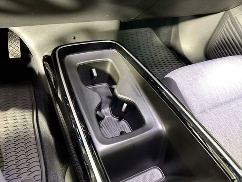 Certified 2025 Volkswagen ID.4 Pro image 16