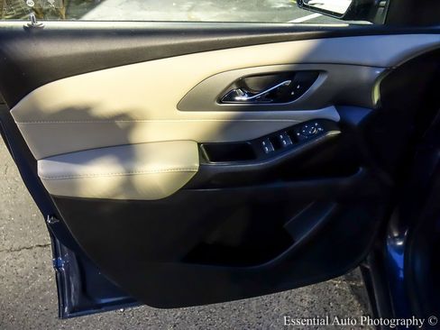 Used 2023 Chevrolet Traverse LS w/ Safety Package image 27