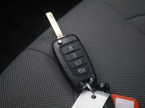 Used 2023 Hyundai Elantra SE FWD image 22