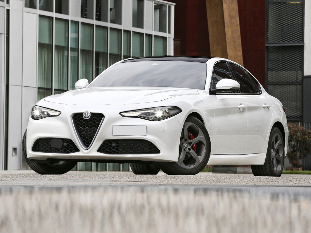 Used 2018 Alfa Romeo Giulia Ti Sport w/ Quick Order Package 22S Sport AWD/4WD image 1