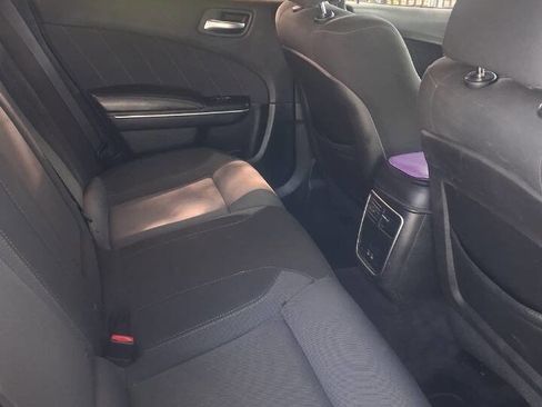 Used 2018 Dodge Charger R/T RWD image 4