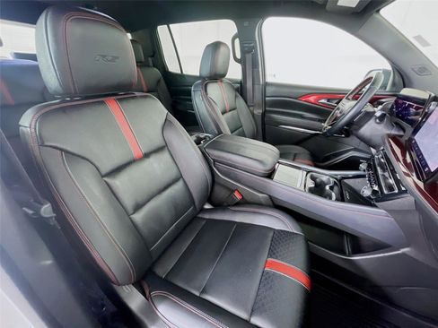 Used 2025 Chevrolet Traverse RS w/ LPO, Floor Liner Package AWD/4WD image 33