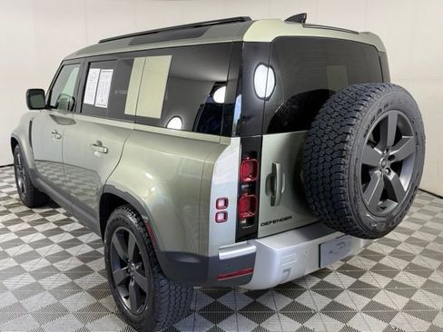 Used 2025 Land Rover Defender 110 S AWD/4WD image 4