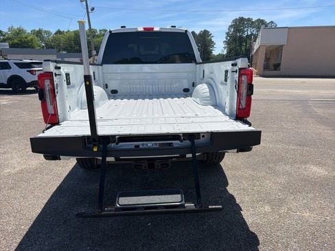 New 2025 Ford F250 Platinum AWD/4WD image 15