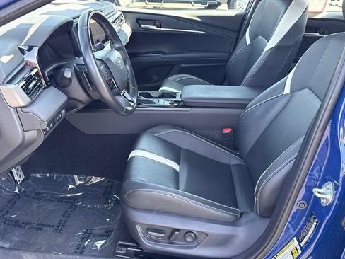 Used 2025 Toyota Camry SE FWD image 19
