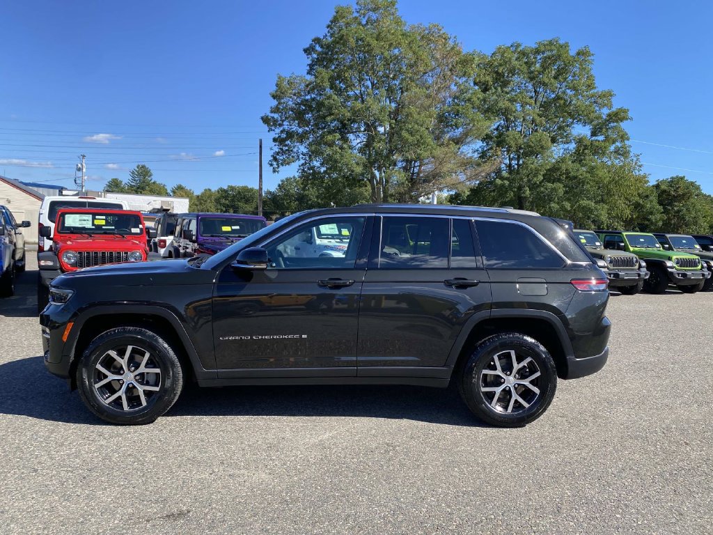 Certified 2023 Jeep Grand Cherokee Limited AWD/4WD image 8