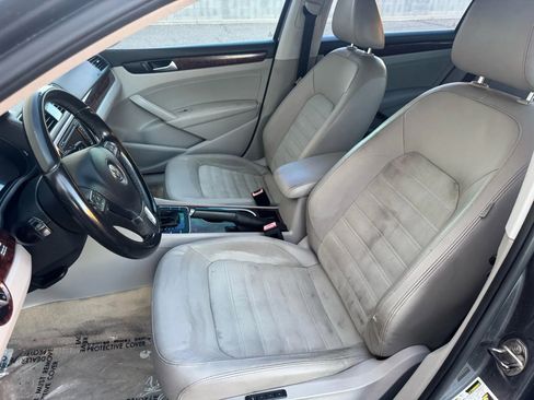 Used 2013 Volkswagen Passat TDI SEL Premium image 12