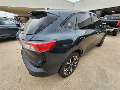 Used 2022 Ford Escape SE w/ SE Sport Appearance Package FWD image 3