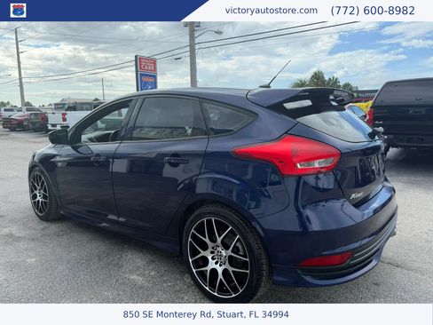 Used 2017 Ford Focus ST FWD image 4