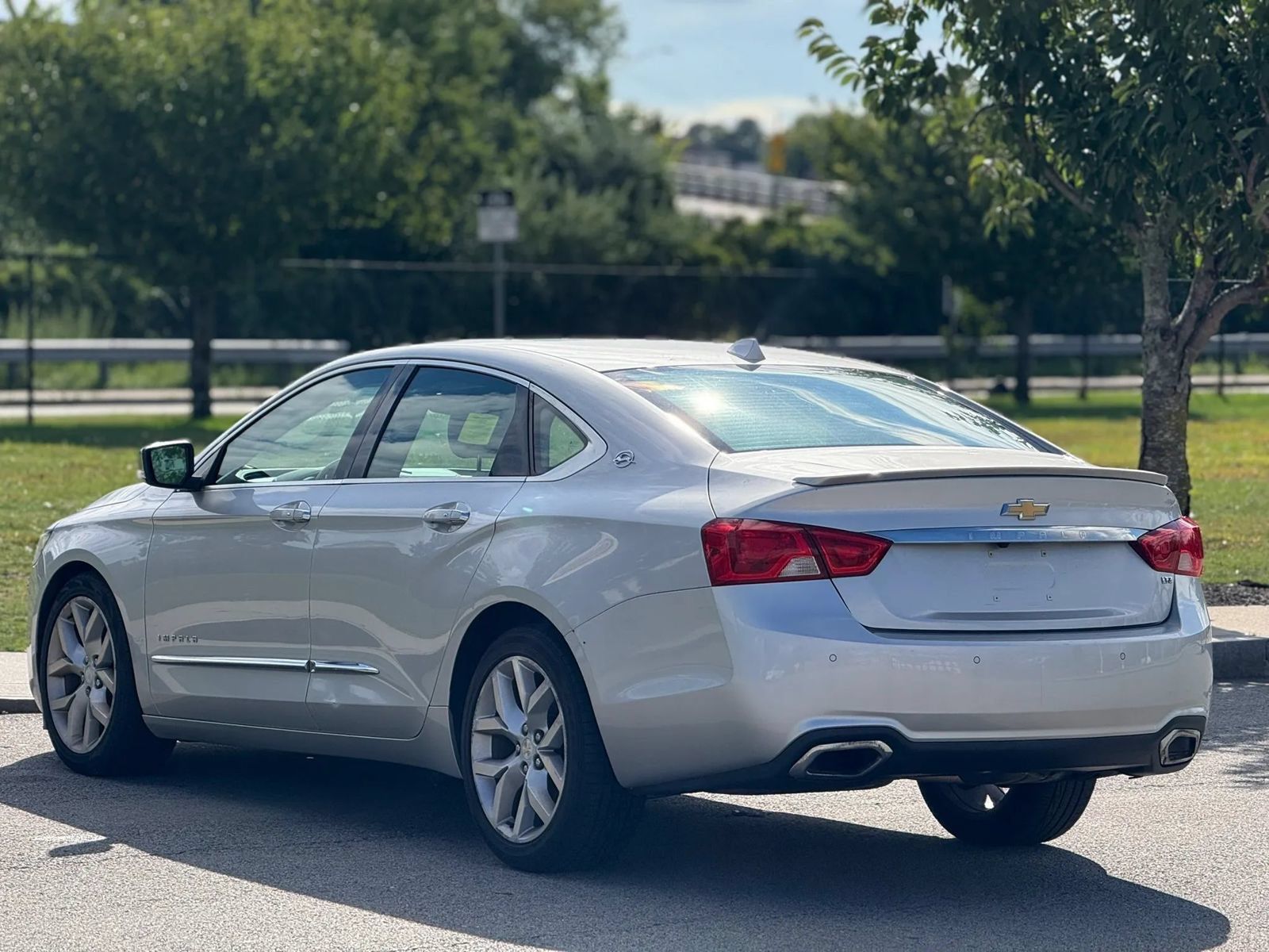 Used 2014 Chevrolet Impala LTZ FWD image 7