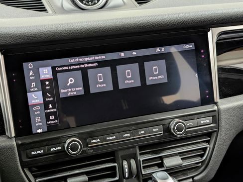 Used 2020 Porsche Macan image 35