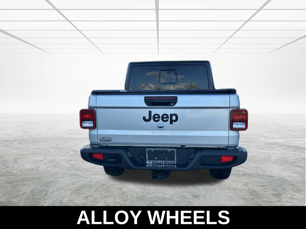 Used 2022 Jeep Gladiator Sport AWD/4WD image 6