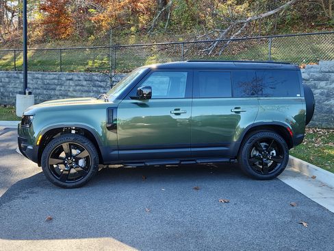 New 2026 Land Rover Defender 110 S image 6