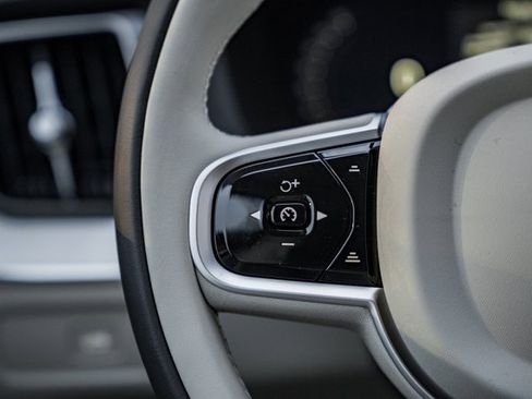 New 2026 Volvo XC60 B5 Ultra w/ Protection Package Premier image 29