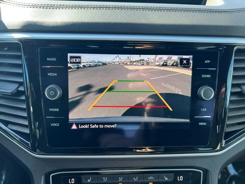 Used 2022 Volkswagen Atlas Cross Sport SE image 25