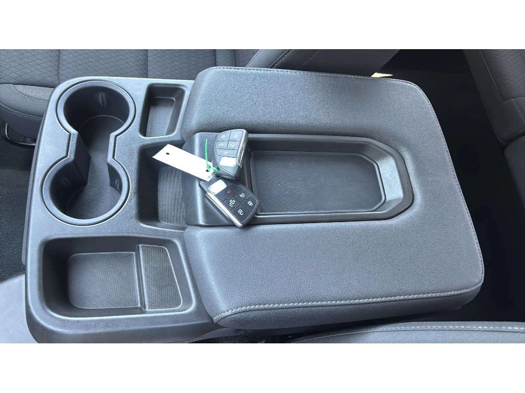 Used 2023 Chevrolet Silverado 1500 LT AWD/4WD image 20