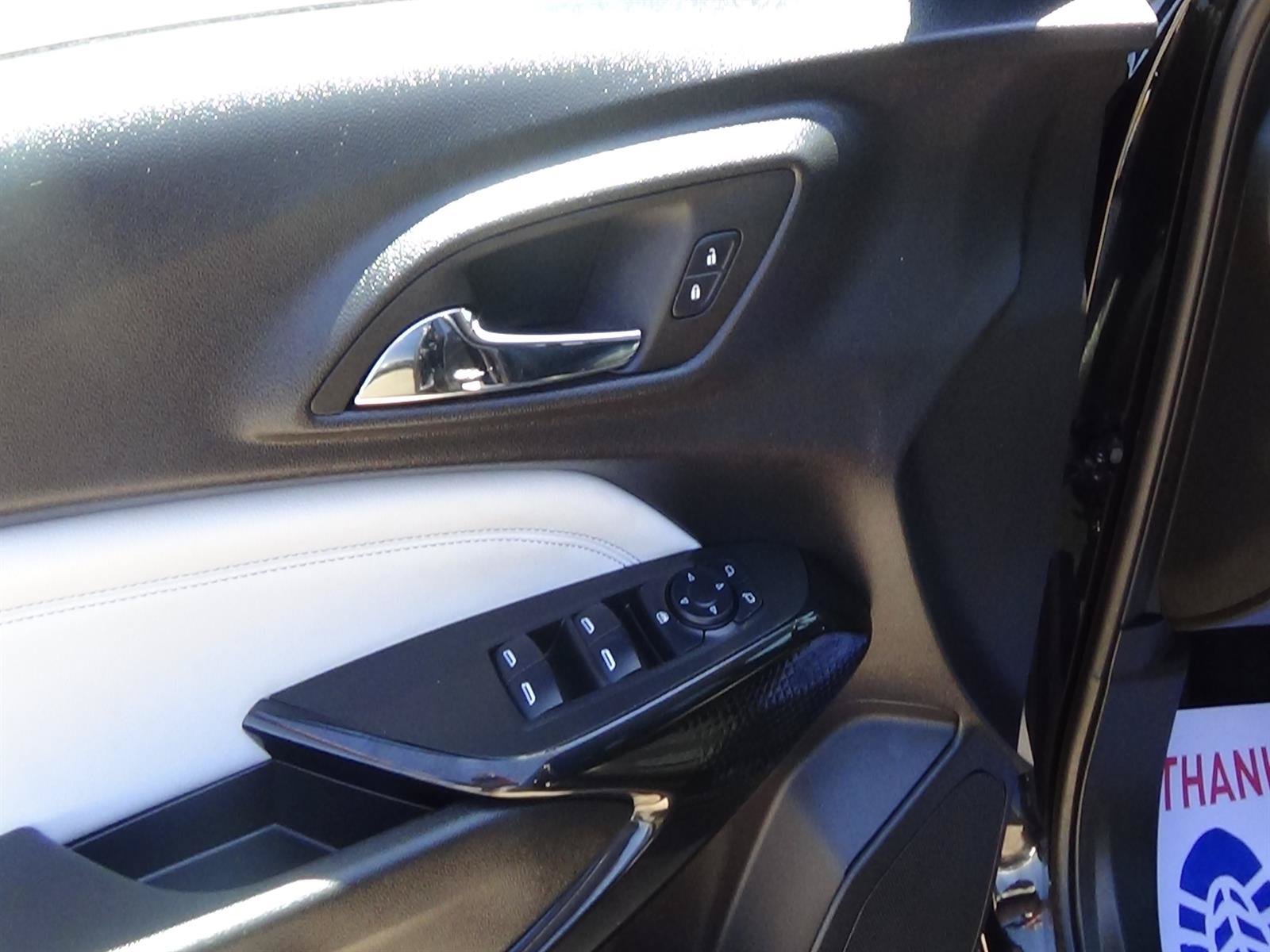 Used 2025 Chevrolet Trax LT w/ LT Convenience Package FWD image 15