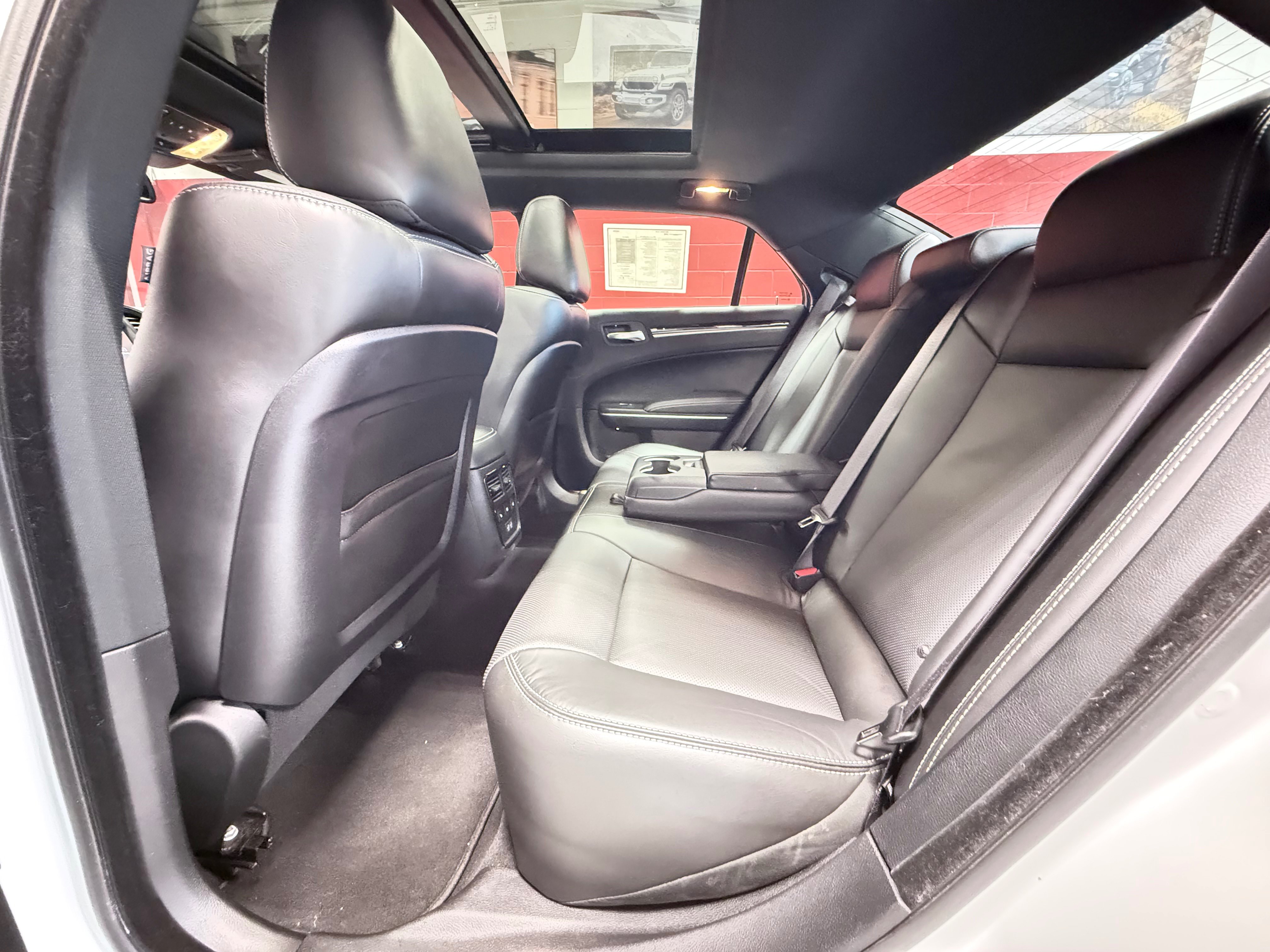Certified 2022 Chrysler 300 S w/ Comfort Group RWD image 31