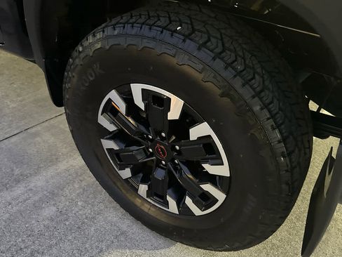 Used 2024 Nissan Frontier PRO-4X w/ Technology Package image 10