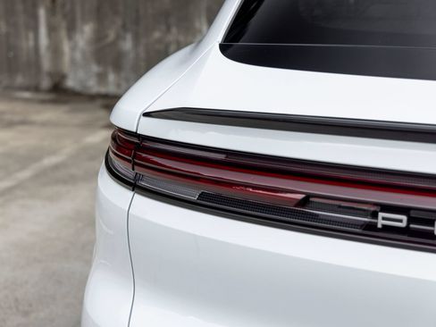 Certified 2026 Porsche Cayenne Coupe AWD/4WD image 18