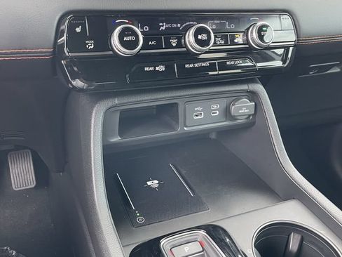 Certified 2025 Honda Pilot TrailSport image 20