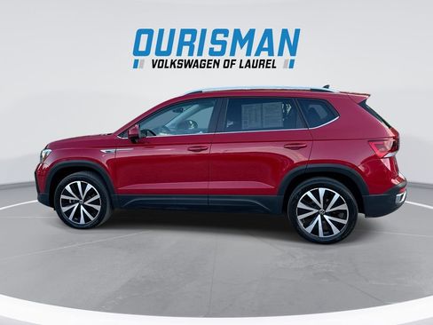 Used 2023 Volkswagen Taos SE w/ Panoramic Sunroof Package AWD/4WD image 5