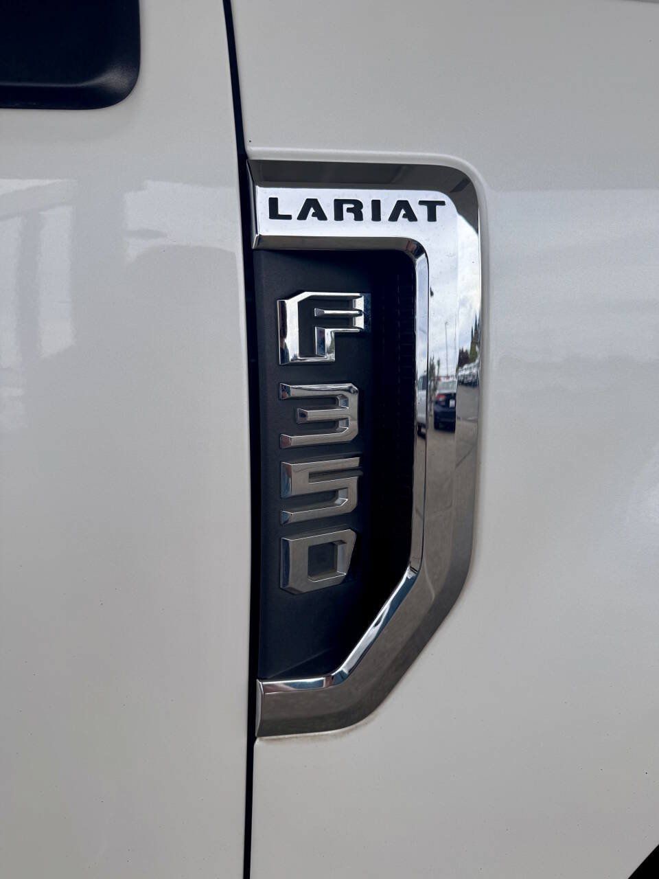 Used 2017 Ford F350 Lariat w/ Lariat Ultimate Package AWD/4WD image 6