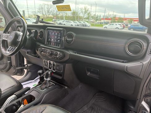 Used 2021 Jeep Wrangler Unlimited Sahara image 29