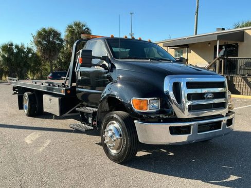 Used 2015 Ford F650 2WD Regular Cab Super Duty image 3