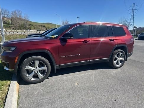 Used 2022 Jeep Grand Cherokee L Limited w/ MOPAR Finishing Package image 33