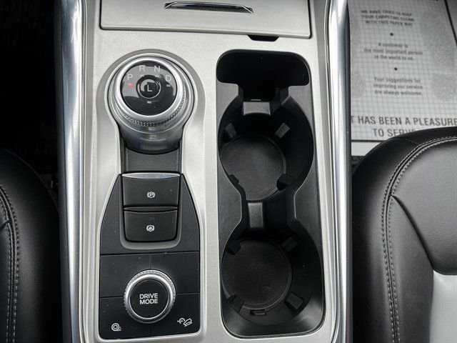 Used 2023 Ford Explorer XLT w/ Equipment Group 202A AWD/4WD image 27