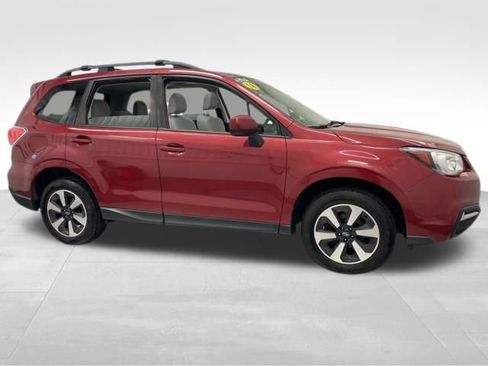 Used 2018 Subaru Forester 2.5i Premium w/ All-Weather Package image 9