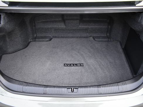 Used 2014 Toyota Avalon XLE Premium image 10