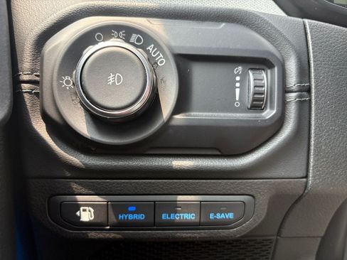 Used 2024 Jeep Wrangler Unlimited Sahara AWD/4WD image 23