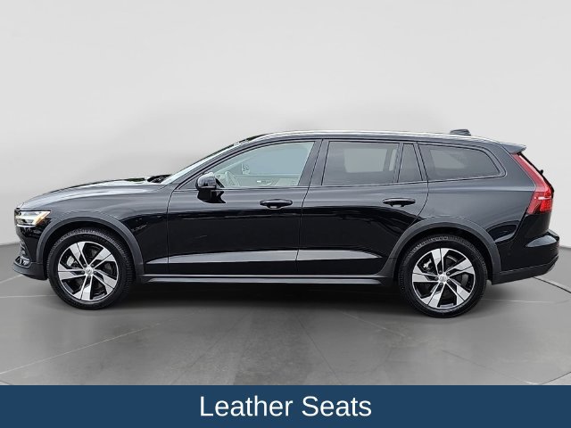 Used 2023 Volvo V60 B5 Cross Country Plus w/ Climate Package AWD/4WD image 5