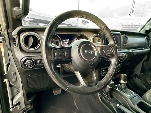 Used 2022 Jeep Gladiator Sport image 18