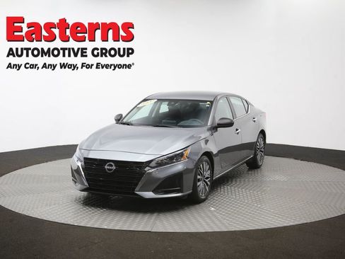 Used 2025 Nissan Altima 2.5 SV FWD image 54