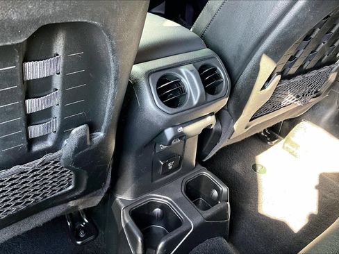 Used 2022 Jeep Gladiator Rubicon w/ LED Lighting Group AWD/4WD image 34