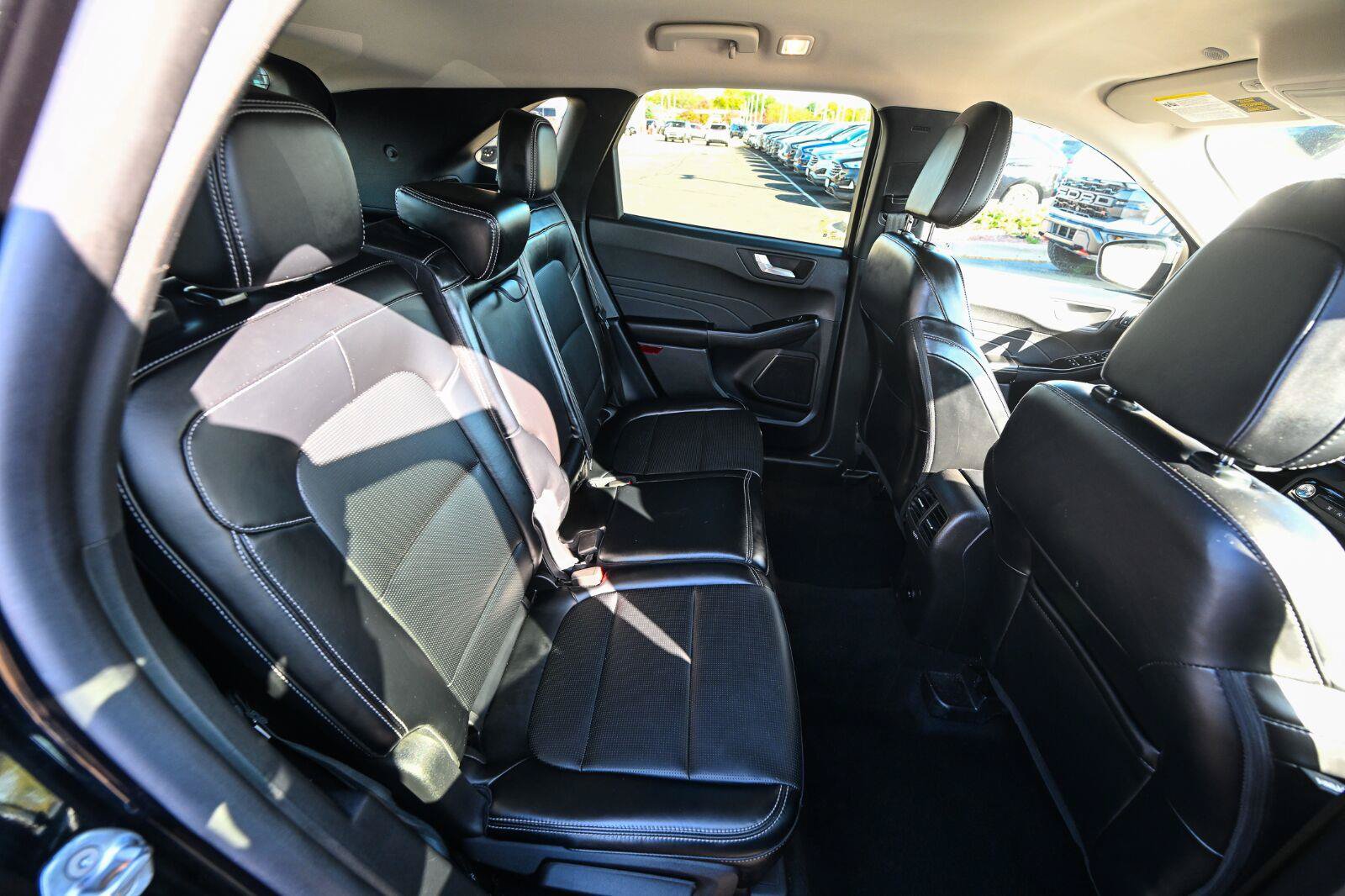 Certified 2025 Ford Escape Platinum AWD/4WD image 29