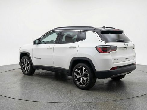 Used 2025 Jeep Compass Limited image 6