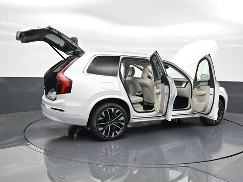 New 2026 Volvo XC90 T8 Ultra w/ Protection Package Premier AWD/4WD image 30